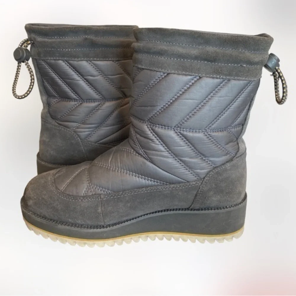 UGG Beck Boot Charcoal Gray Silver Quilted